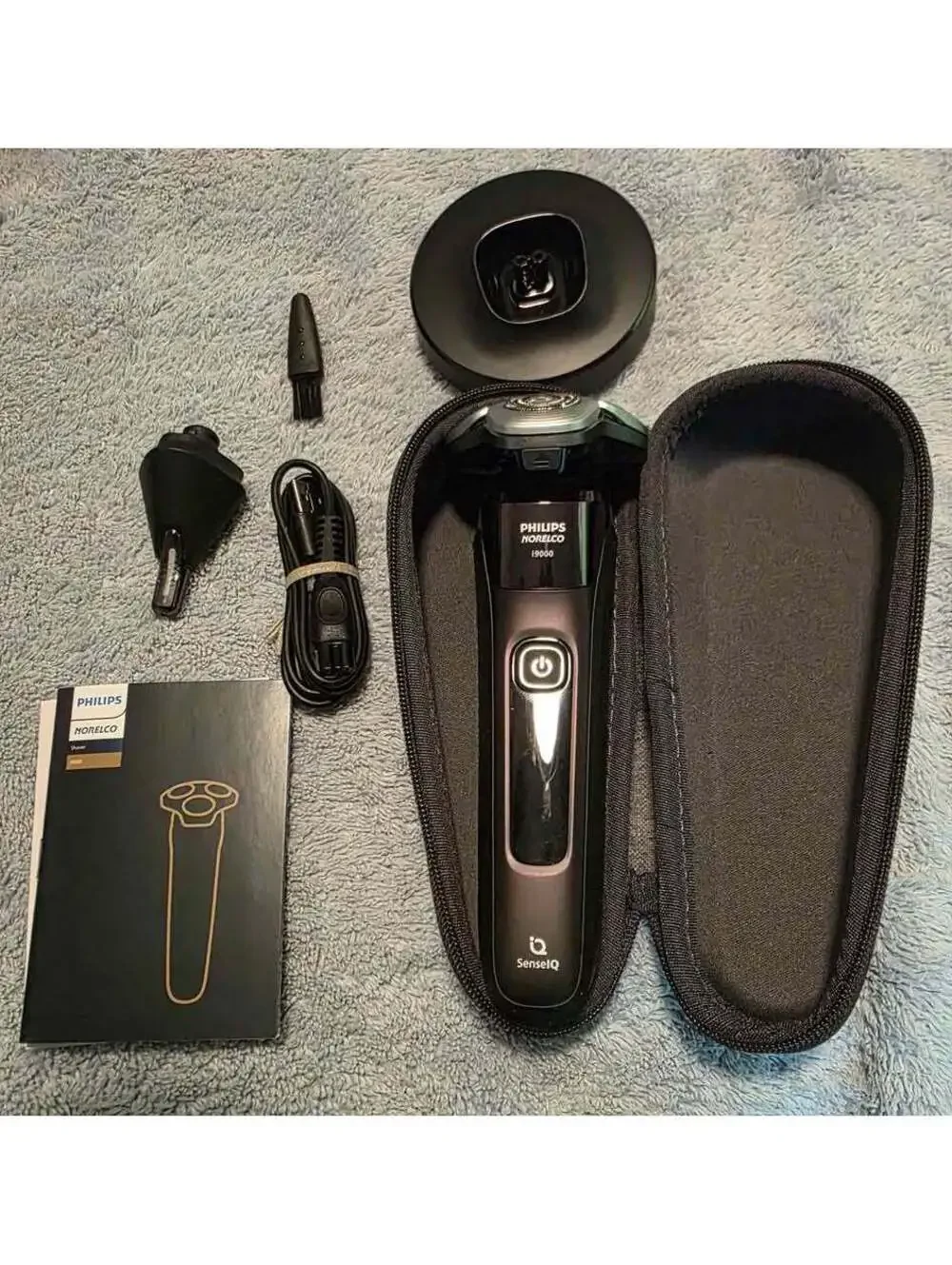 Philips Norelco i9000 Electric Shaver